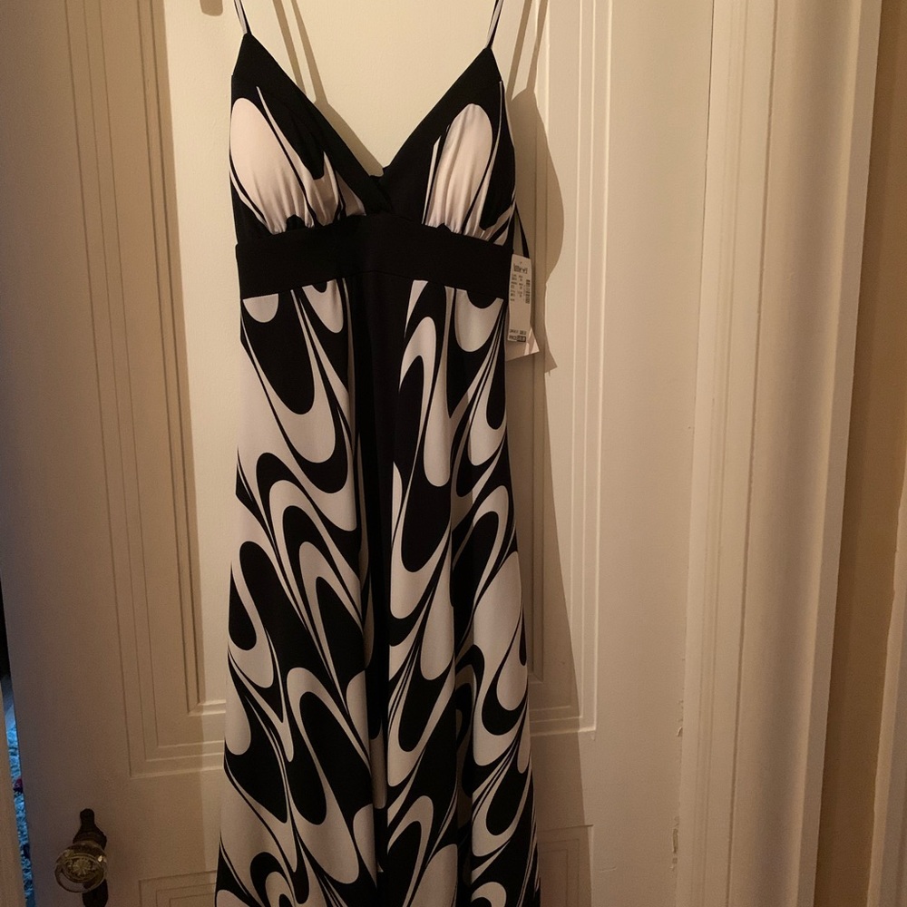 NWT Black/White Dress Size Medium